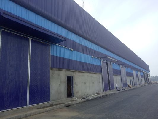 Metalowe budownictwo prefabrykowane magazyny budynki systemy dachowe paneli kanapkowych do optymalizacji przestrzeni