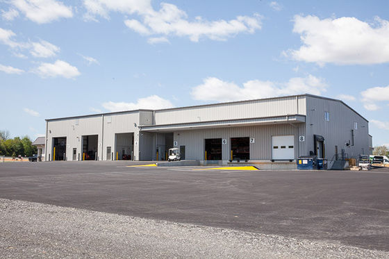 Konstrukcje stalowe Metalowe budownictwo Budownictwo Warsztaty Skład Prefabrykowane Stalowe 4S Showroom samochodowy