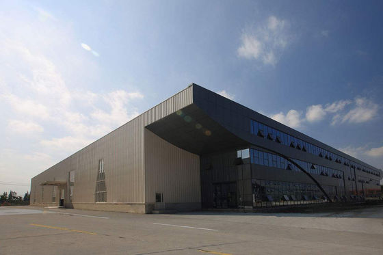 Wysokiej wytrzymałości złącze śruby Szklane ściany zasłonowe Prefabrykowane budynki dla sklepów Biura Wystawy Centrum handlowe